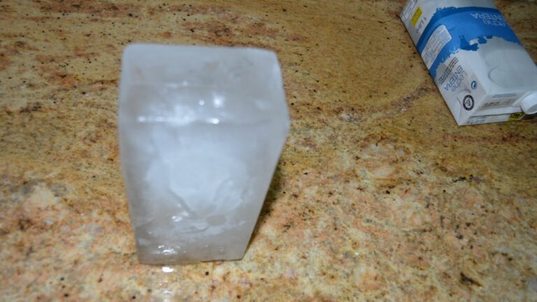 Como hacer hielo en casa sin cubitera
